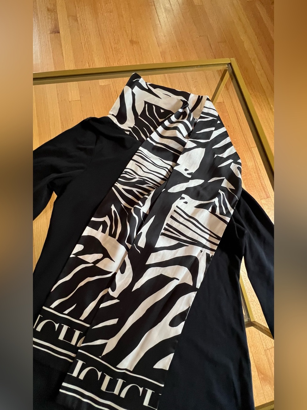 Carolina Herrera Scarf Sweater Size Small (runs great for XS)